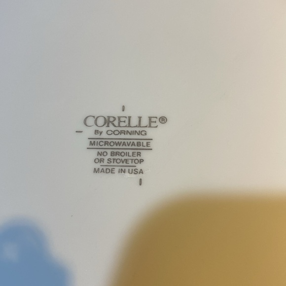 Córrele by Corning - set of 4 dinnerplates White Country Cottage Pattern. - Picture 2 of 4